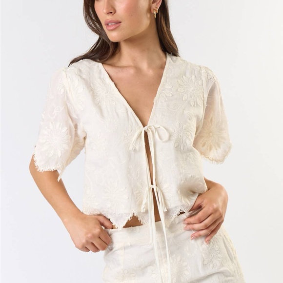 Cream Lace Set - Picture 3 of 7